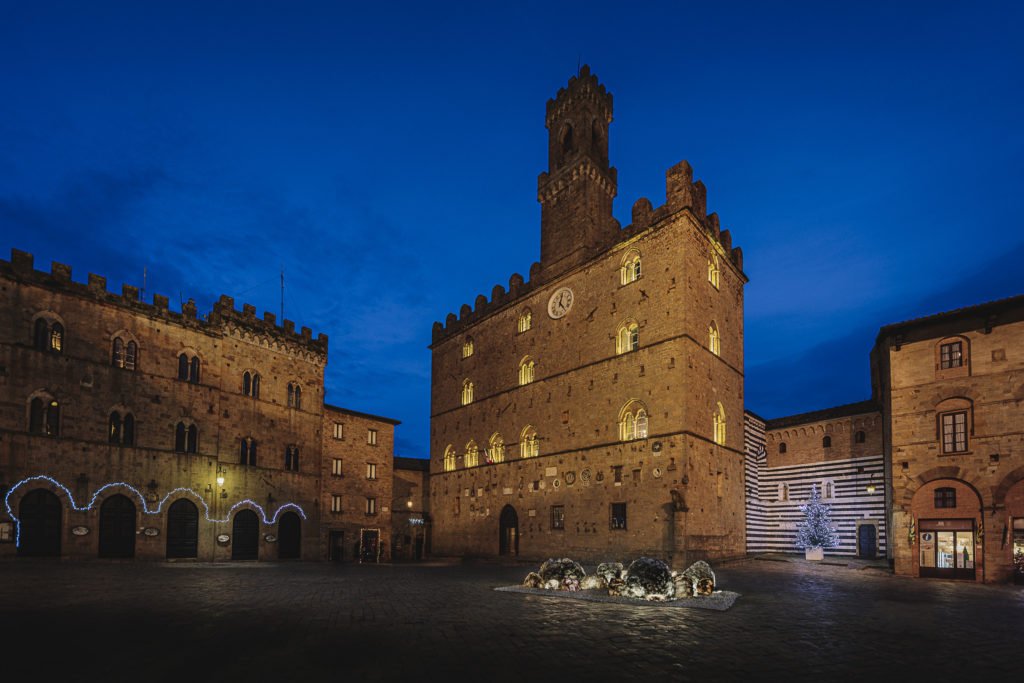Lumi di alabastro di Volterra, #Lunedì 4 gennaio Volterra illumina, una grande azione collettiva con protagonista la luce