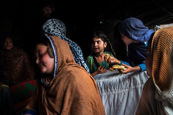 Monika Bulaj: Broken Songlines al Festival Isole che Parlano