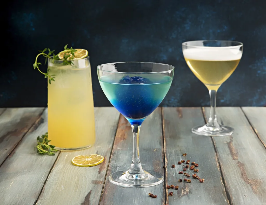 , #Il Bar presenta Emporium, la nuova cocktail list firmata da Oscar Quagliarini: un capo di abbigliamento per ogni drink, dal ricercato all’informale.