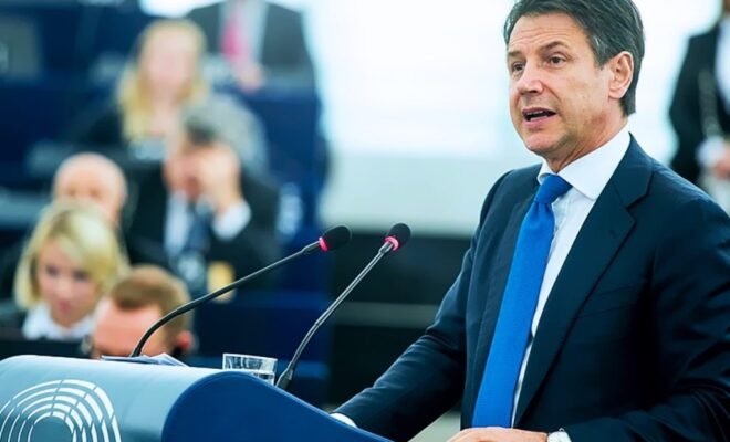 Giuseppe Conte, #Giuseppe Conte tra vita privata e politica: su Google è boom di ricerche per il Premier