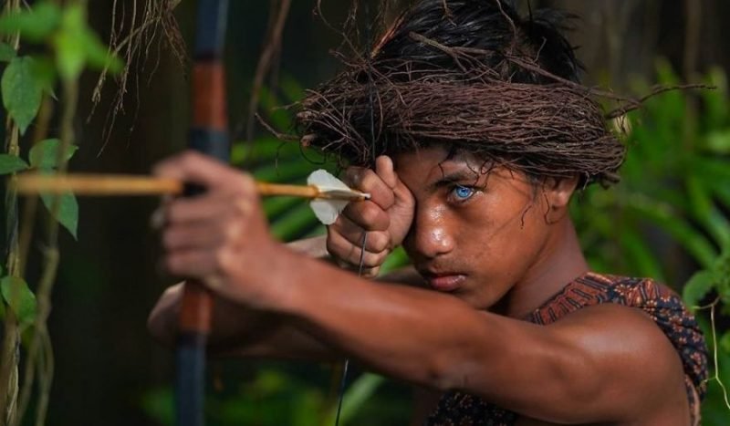 Fotografo documenta tribù indigena dagli occhi di ghiaccio, Fotografo documenta tribù indigena dagli occhi di ghiaccio