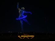 Milano diventa una tela luminosa