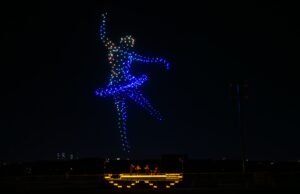 Milano diventa una tela luminosa