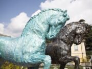 Weekend sul lago tra arte e relax. A Cernobbio (CO) Davide Dall’Osso diffonde le sue “Tracce” Tracce, Davide Dall’Osso, foto di Mario Teli.