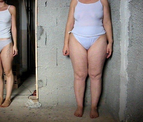Giorgia Guaglianone, DolceAmaro, quella casa di cemento non è mai stata verniciata, video, 2024. Agata on the road 2025