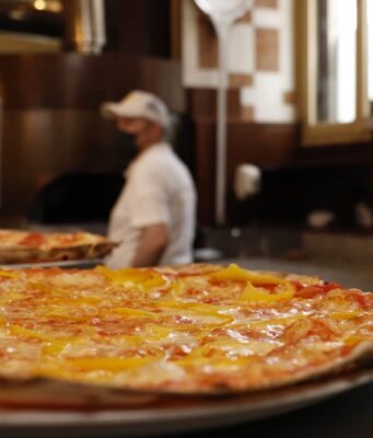 Amici della Pizza Milano: la vera pizza romana sottile e croccante in zona Porta Romana