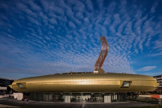 Il corpo come atto politico: Verita Monselles e la mostra CARNALE al Centro Pecci di Prato No News la rivista dell'ozio e della serendipità, Ozio e serendipità