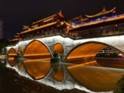 La Cina oltre Shanghai e Pechino: le città cyberpunk e le montagne di Avatar che stanno cambiando il turismo asiatico