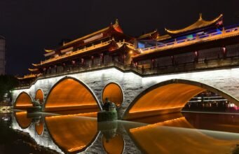 La Cina oltre Shanghai e Pechino: le città cyberpunk e le montagne di Avatar che stanno cambiando il turismo asiatico No News la rivista dell'ozio e della serendipità, Ozio e serendipità