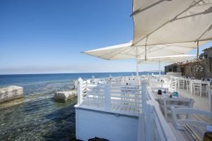 , Ristorante sul mare: a cena con la musica delle  onde marine da Cortile Arabo