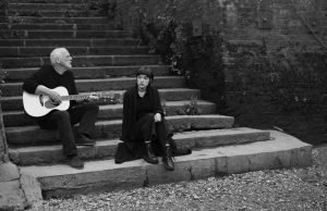 David Gilmour: uscito “Between Two Points”, nuovo brano con la figlia Romany