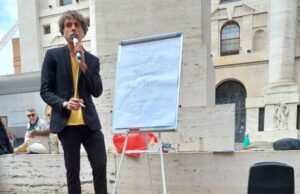 Il filosofo di strada: Davide Valenti riporta Socrate in piazza