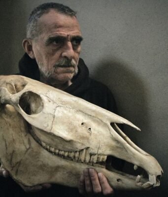 Al via il 14 febbraio dall’Arena del Sole di Bologna Percuotendo. In Cadenza lo spettacolo di Giovanni Lindo Ferretti ph_Martina-F.-Chinca