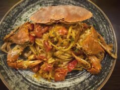 Fiore Milano: il wine bar di quartiere che ridefinisce la cultura del vino naturale a Milano