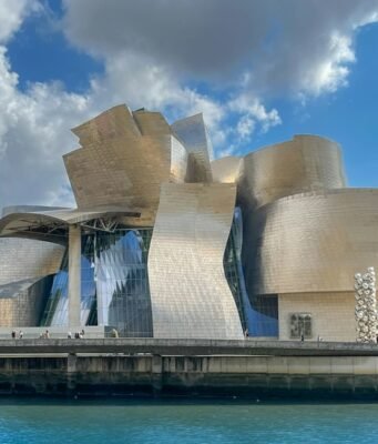 Frank Gehry: 6 opere iconiche dell’architetto che ha rivoluzionato l’architettura contemporanea