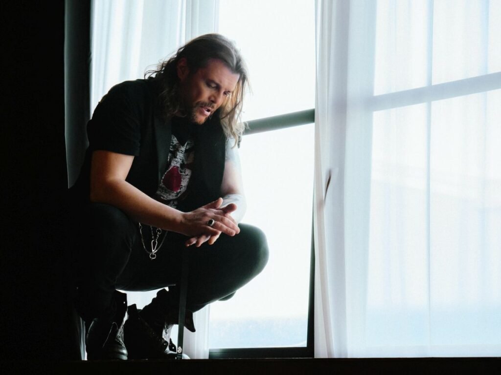 Gianluca Grignani autobiografia, Gianluca Grignani: è uscita l’autobiografia “Residui Di Rock’n’roll”