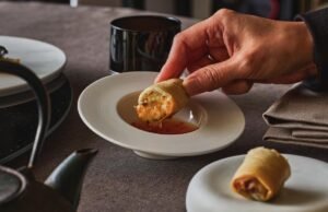 Gong Oriental Attitude