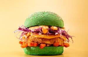 #É arrivato a Milano l’hamburger con farina di grillo