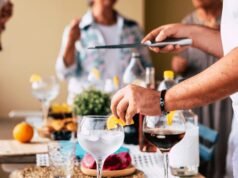 #Happy Hour Day, sempre più persone preferiscono bere a casa: 5 cocktail “fai da te” da preparare