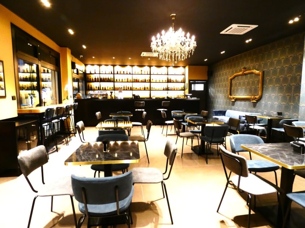 , Apre il Caveau-Combinazioni a Portopalo: la nuova creatura della famiglia Paternostro con la cucina degli che Massimo e Giuseppe Giaquinta, dalla colazione sino all’after dinner