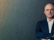 Quando la menzogna sale sul palco: Nuzzi al Manzoni smonta le fake news sui grandi casi di cronaca