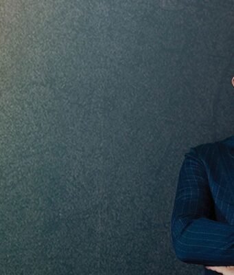 Quando la menzogna sale sul palco: Nuzzi al Manzoni smonta le fake news sui grandi casi di cronaca