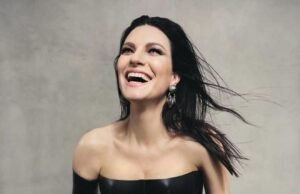 Laura Pausini incanta San Siro: l’apertura olimpica tra musica e tricolore