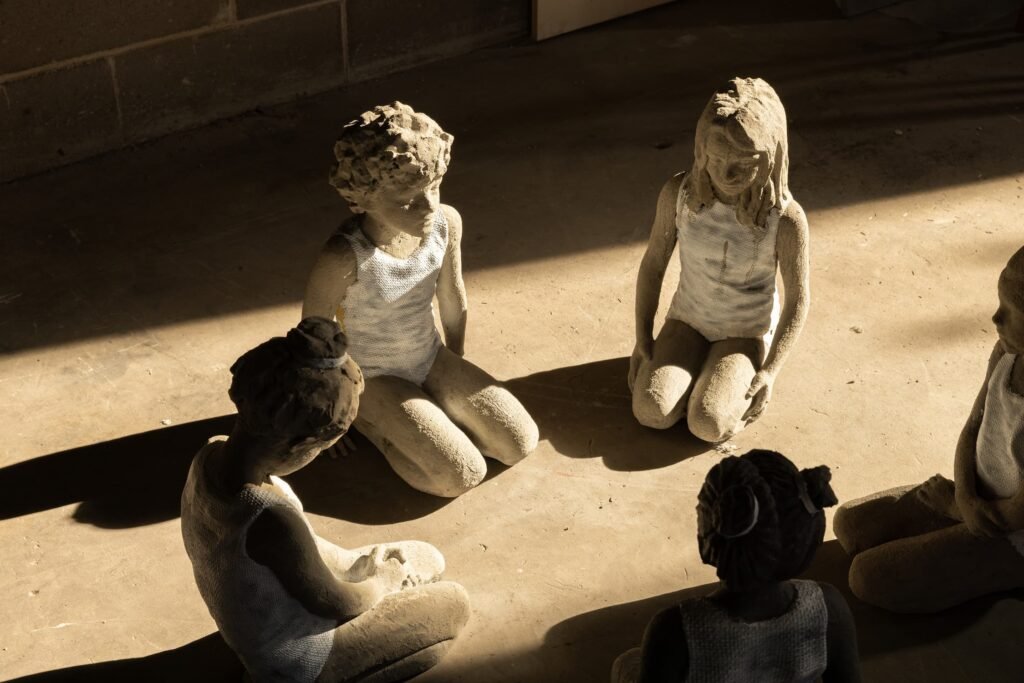 Valerio Berruti mostra Milano Palazzo Reale More than kids, L&#8217;infanzia come specchio dell&#8217;umanità: Valerio Berruti conquista Palazzo Reale