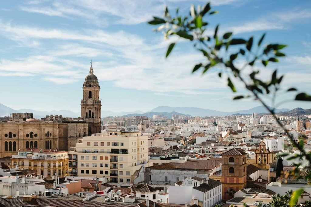 camarín Vergine della Victoria Málaga barocco andaluso, Il camarín della Vergine di Málaga: un viaggio barocco tra morte e salvezza