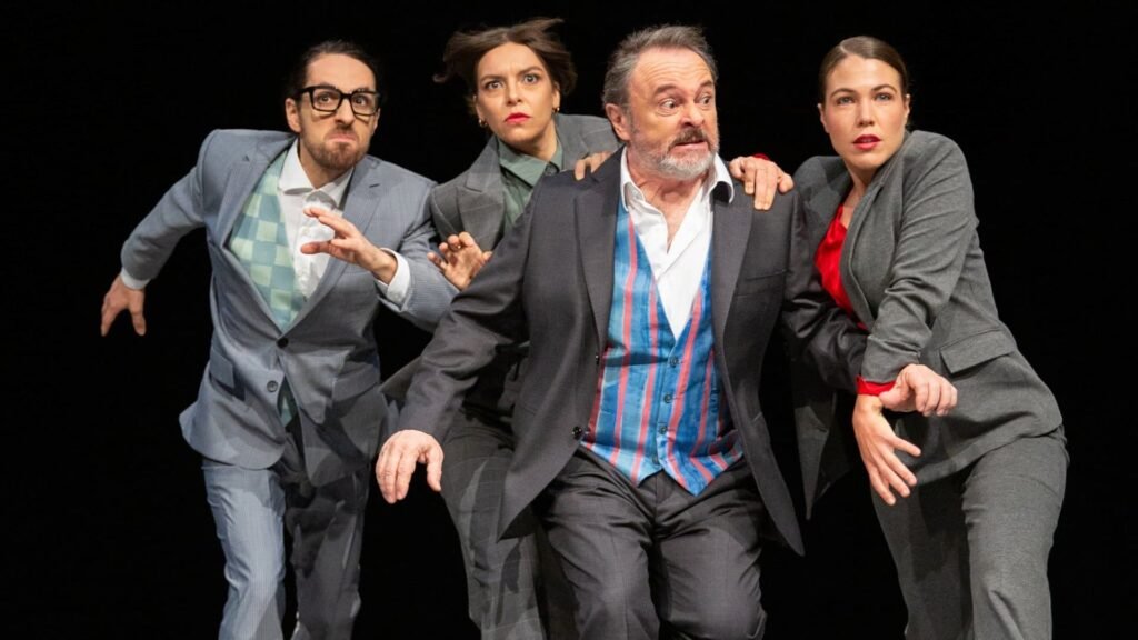 Recensione "Giovanna dei disoccupati" al Teatro Carcano, “Giovanna dei disoccupati” al Teatro Carcano di Milano: Il Brecht di Balasso che getta “bombe nei cervelli”