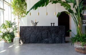 #Six Gallery: nuova location, stesso format