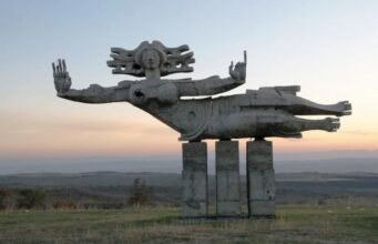 Il monumento Peace di Nugzar Manjaparashvili a Nukriani: l’opera sovietica che parla al mondo No News la rivista dell'ozio e della serendipità, Ozio e serendipità