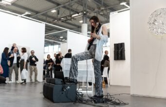 ArtVerona 2026, la 21° edizione inaugura nuove conversazioni nel sistema dell’arte Performance di Caterina Gobbi, ArtVerona XX edizione. Ph. Ennevi