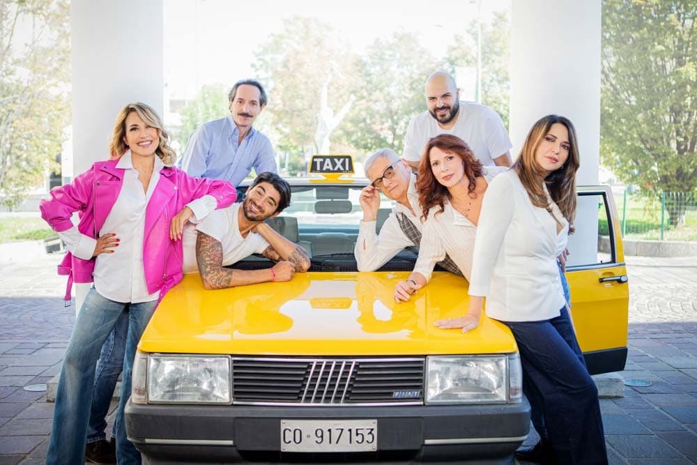 TAXI A DUE PIAZZE al Teatro Nazionale di Milano, #Barbara d’Urso in versione tassista, bigama&#8230; un classico della risata!