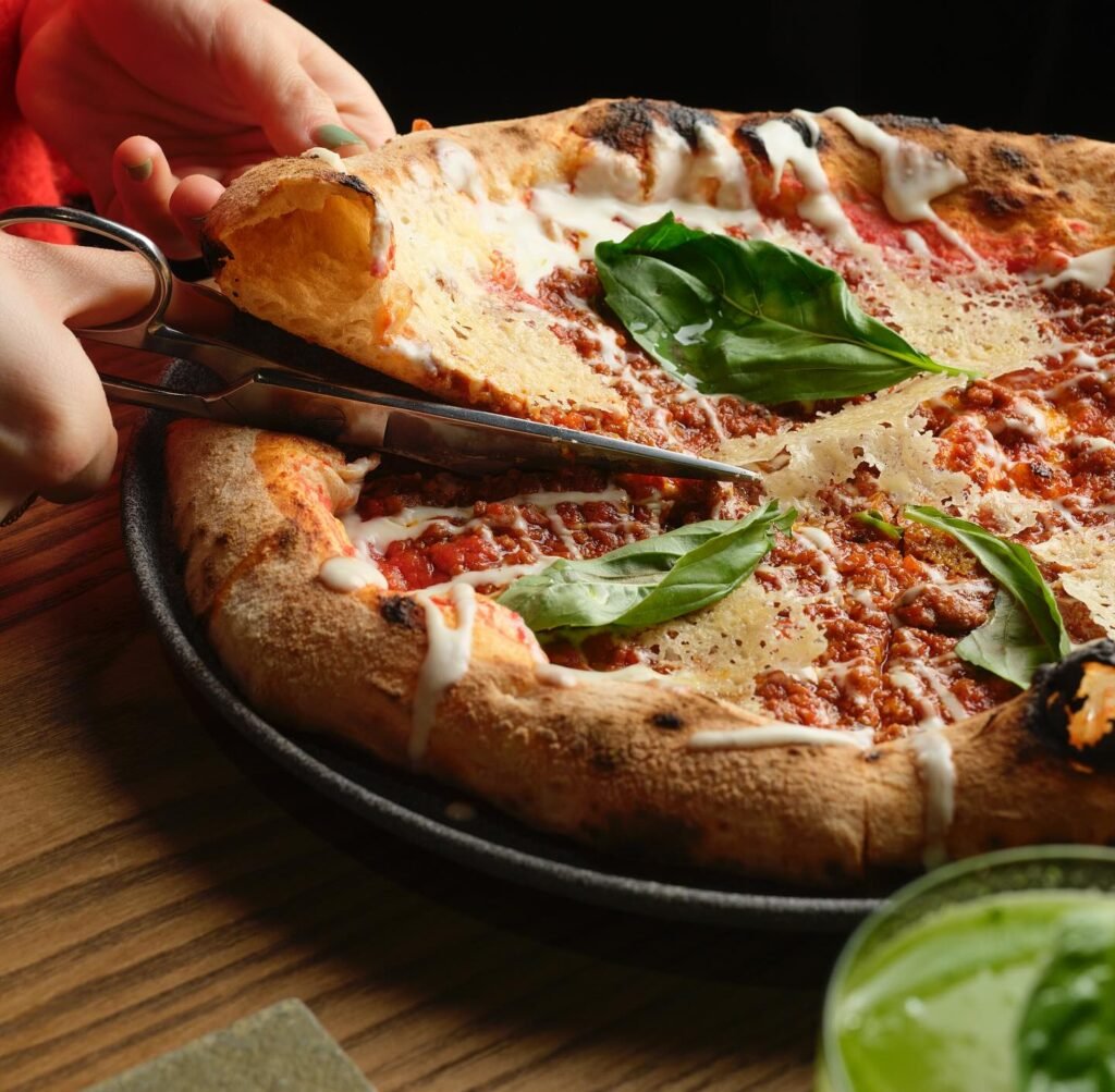 Ultra Milano pizza fritta limone recensione, Ultra Milano: la pizza incontra la mixology d’autore