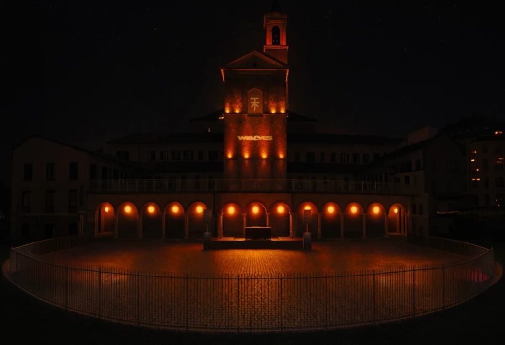 FuoriSalone 2026 Chiostri Santa Maria alla Fontana Wideyes DJ Tennis Milano Design Week, Quando il Rinascimento incontra la musica elettronica: Wideyes trasforma i Chiostri di Santa Maria alla Fontana