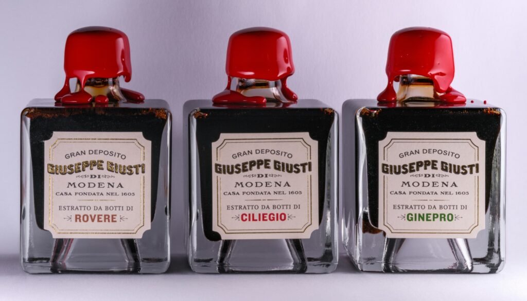 Aceto Balsamico Tradizionale Modena patrimonio UNESCO acetaie, L&#8217;oro nero di Modena: quando l&#8217;aceto diventa arte
