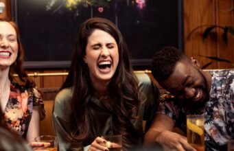 Perché non riusciamo a smettere di ridere: il cervello ha due risate diverse No News la rivista dell'ozio e della serendipità, Ozio e serendipità