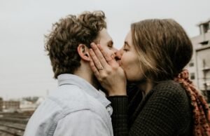 Le 10 migliori destinazioni per baciare ed essere baciati