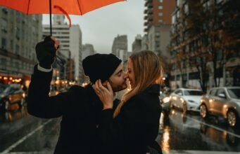 Ius osculi: il “diritto di bacio” nell’antica Roma e il controllo sul corpo delle donne No News la rivista dell'ozio e della serendipità, Ozio e serendipità