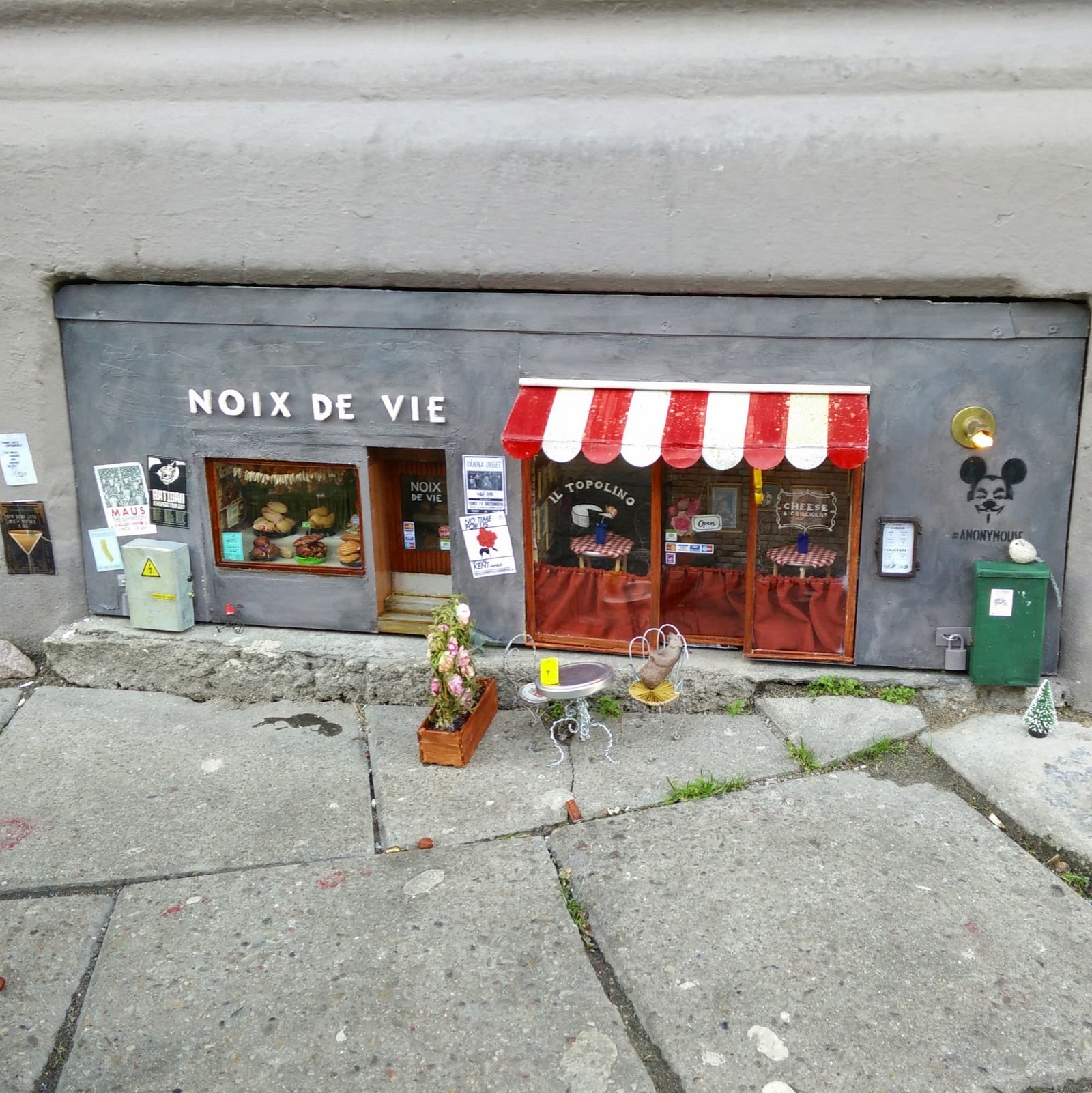 i topi svedesi che cambiano il modo di guardare le citt224 la street art in miniatura di anonymouse da Nonewsmagazine.com i topi svedesi che cambiano il modo di guardare le citt224 la street art in miniatura di anonymouse