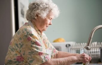 Un paio di occhiali per non dimenticare chi sei No News la rivista dell'ozio e della serendipità, Ozio e serendipità