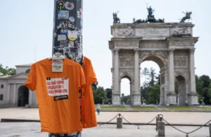 #Milano si spoglia dei pregiudizi e si veste di grucce