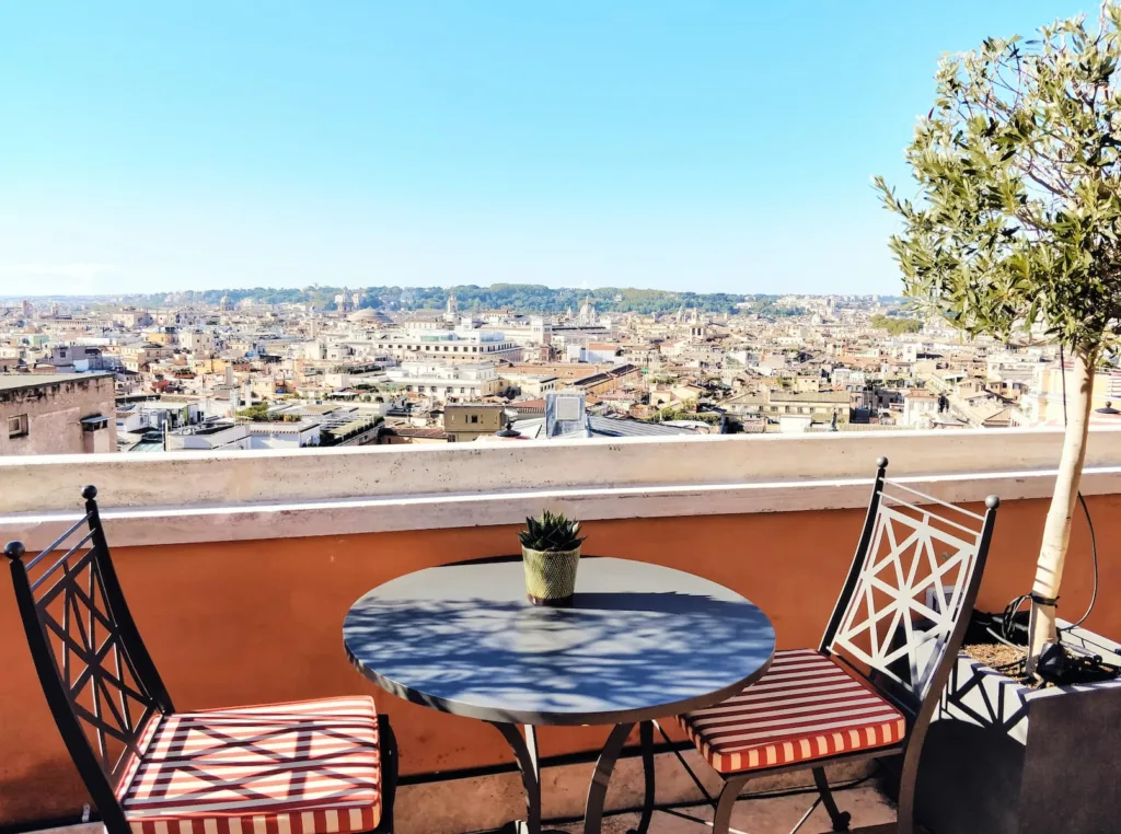Scopri i numerosi trucchetti per moltiplicare lo spazio e creare dei bellissimi terrazzini., #10 segreti per trasformare piccole terrazze in oasi di fascino