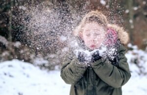 #Nonno costruisce per i nipoti una pista da slittino di 61 metri