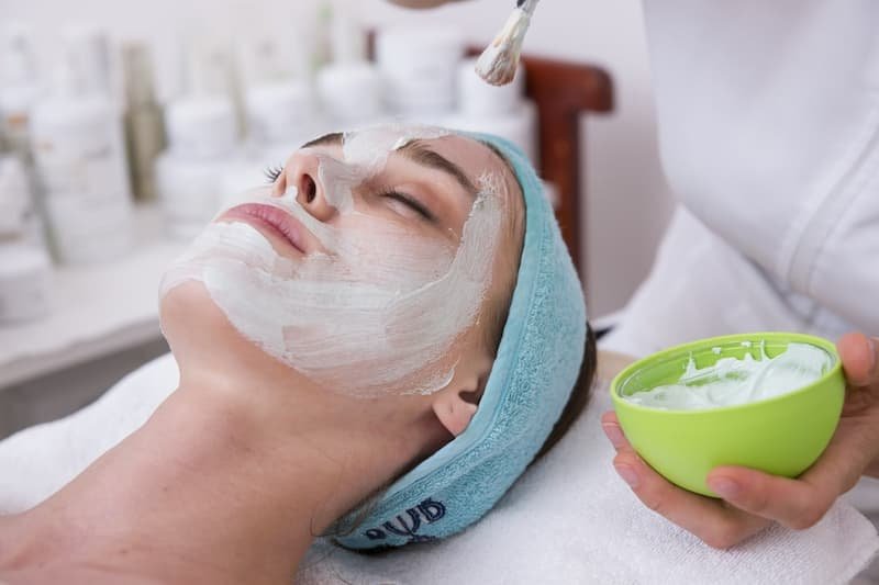 prodotti beauty strani efficaci innovativi, Dalla bava di lumaca al veleno di serpente: la beauty routine strana ma efficace