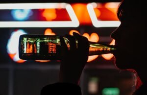 #Undicenne in coma etilico. “Al 39% dei minori non è mai stato rifiutato l’alcol. Un malcostume che continua a fare vittime”