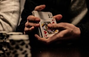 Carte in mano per la ricerca: il Burraco Social Club sfida il diabete di tipo 1