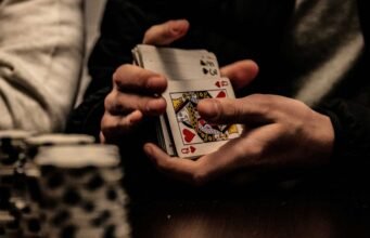 Carte in mano per la ricerca: il Burraco Social Club sfida il diabete di tipo 1 No News la rivista dell'ozio e della serendipità, Ozio e serendipità
