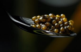 Vino e caviale: le grandi coppie del lusso gastronomico No News la rivista dell'ozio e della serendipità, Ozio e serendipità